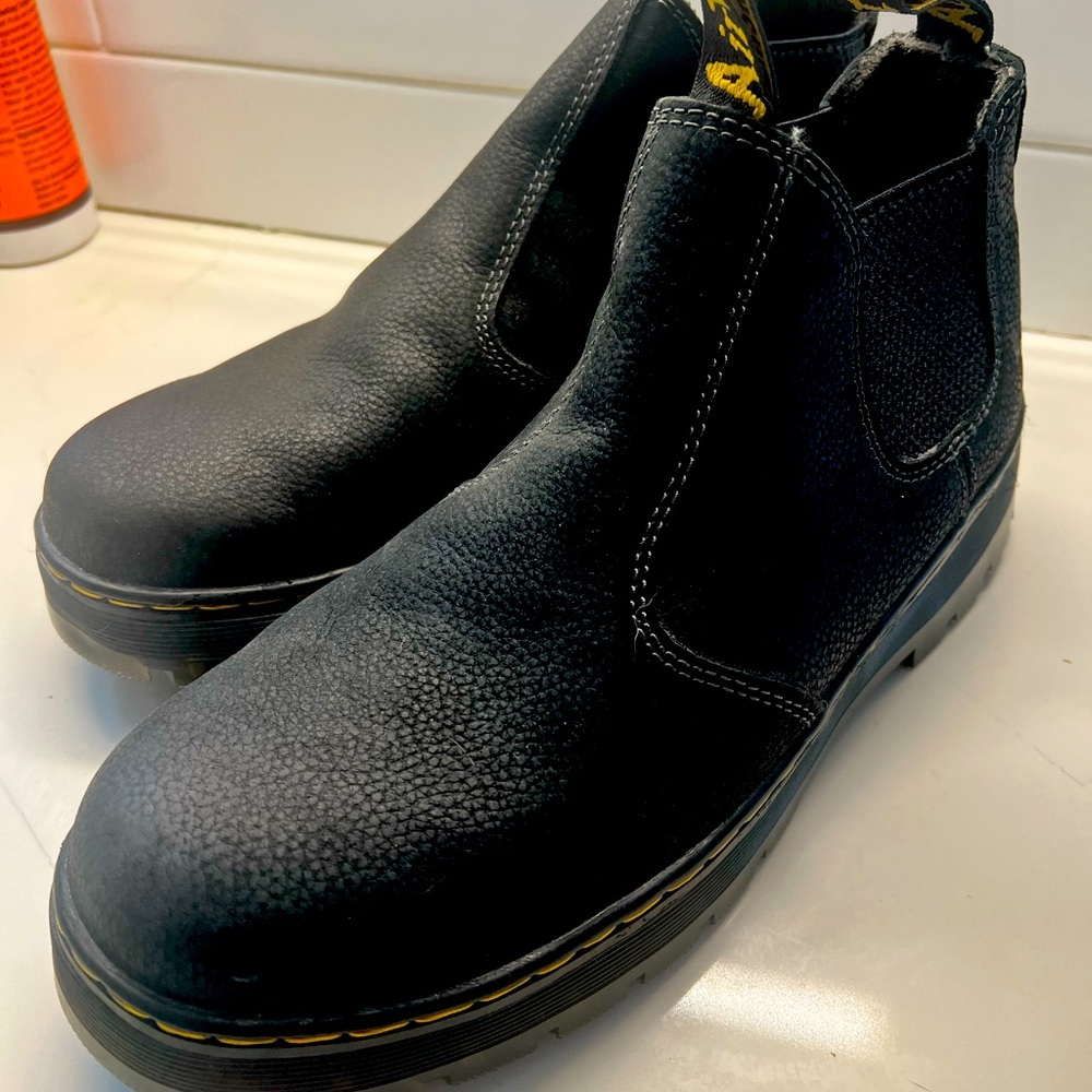 Men’s Black Leather Dr. Martens Chukkah Hardie Boots Size 12